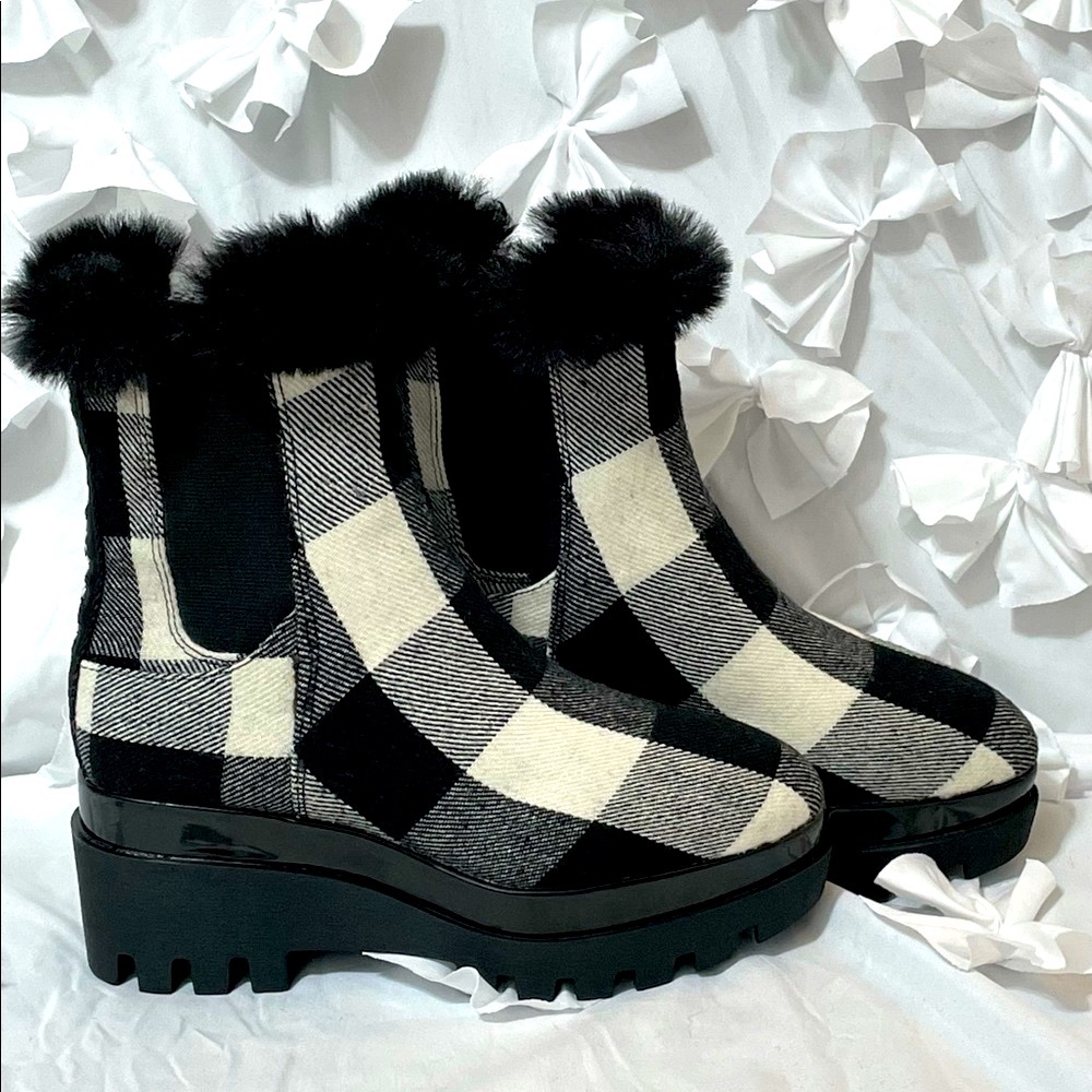 DKNY Bax Wedge Lug Sole Bootie